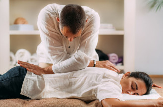 Japonská masáž Shiatsu: Zjistěte, jak probíhá a jaké má účinky!