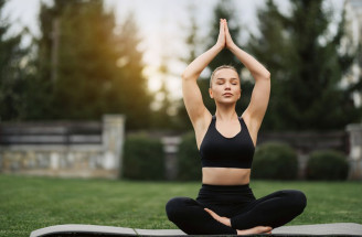 30-minutová hormonální jóga: Skvělý způsob, jak podpořit hormonální rovnováhu!