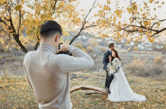 Kdy fotit svatební portréty - během svatebního dne nebo jiný den?