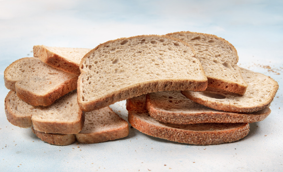 jak využít starý chléb