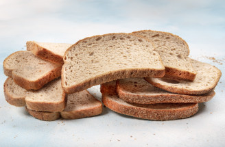 Máš doma starý chléb? Vyzkoušej 7 výborných receptů, jak ho využít!