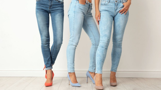 Jaké barvy se hodí k džínám? Vyzkoušej tyto TOP kombinace!