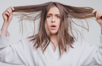 Lámání vlasů – co to způsobuje a jak to zastavit?