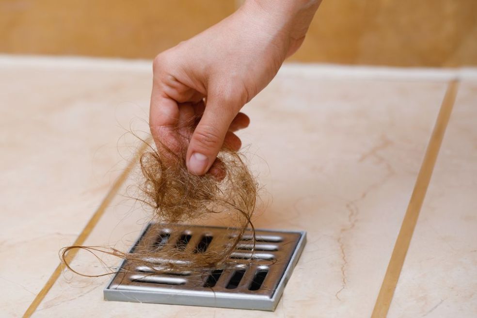 odstraňujte z odtoku vypadlé vlasy