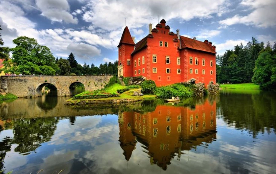 Červená Lhota zámek