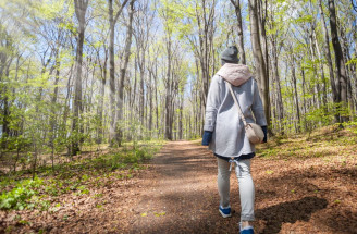 Meditace v pohybu: Zjistěte, co nabízí meditační chůze!