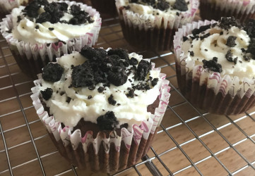 RECEPT: Priprav si obľúbené a chutné Oreo cupcakes