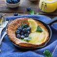 I vaše snídaně musí být vždy sladké? Připravte si Dutch baby palačinky