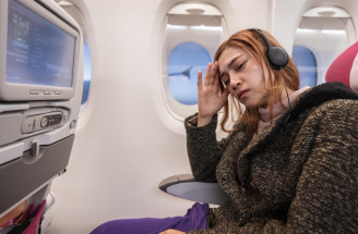 Jet lag – proč vzniká a jak ho při dlouhých letech zvládnout?