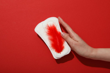 Co prozrazuje vaše menstruační krev? Řiďte se barvou a konzistencí!