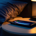 Nabíjíte si telefon v noci? Zjistěte, proč to může škodit baterii i vašemu bezpečí!