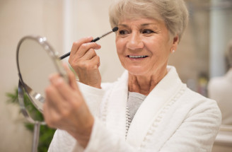 Nejlepší make-up tipy pro povislá víčka – zvýrazněte své oči bez chybičky!