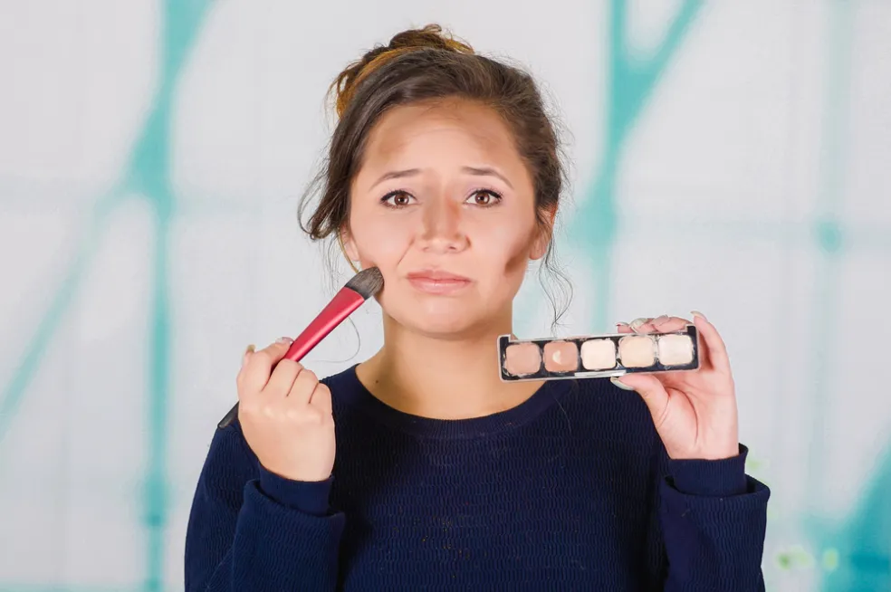 Špatně rozetřený make-up