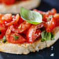 Rajčatová bruschetta jako v Itálii: Tipy na přípravu i moderní verze