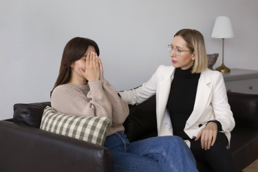 Jak zjistit, že je čas vyhledat psychologa? Neignorujte tyto varovné signály!