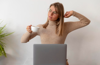 Co tě připravuje o energii? Na těchto 7 zlozvyků by sis měla dát pozor!