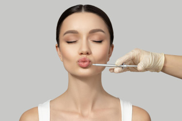 Krása bez injekcí? Přečti si 10 důvodů, proč si nemusíš nechat zvětšit rty