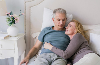 Menopauza, andropauza a jejich vliv na touhu: Co vám nikdo neřekl?