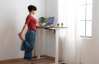 Ergonomické uspořádání domácnosti pro zdravá záda – tipy, které by tě nenapadly, ale pomůžou