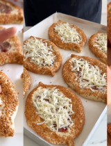 Recept: Pide plněný mletým masem s křupavým sezamovým okrajem