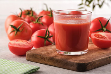 Rajčatová šťáva jako lék na mnohé neduhy? O tom musíš vědět!