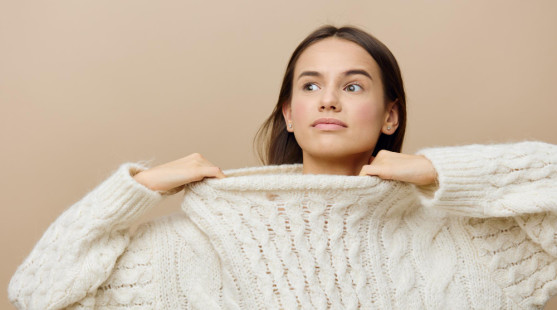 Proč oblečení píchá a co s tím? Řešení pro citlivou pokožku!