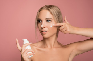 Co je fluid a proč by neměl chybět ve tvé kosmetické rutině? Zjisti víc!