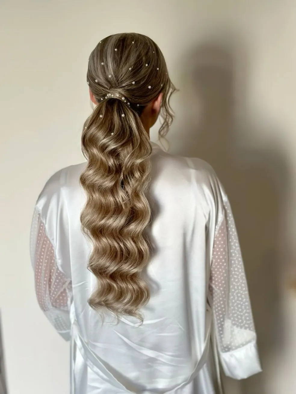 Romantický vlnitý cop