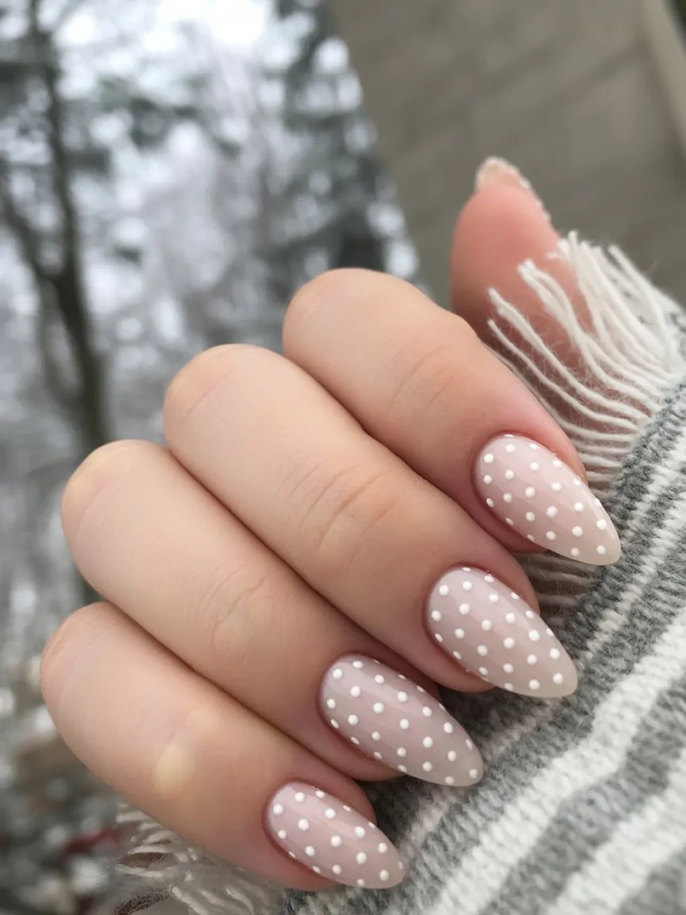 polka dot nails