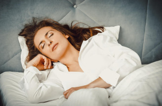 Není to znamení, ale vzkaz: Co opravdu znamená, když se ti zdá o té samé osobě?