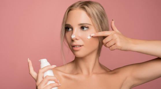 Co je fluid a proč by neměl chybět ve tvé kosmetické rutině? Zjisti víc!