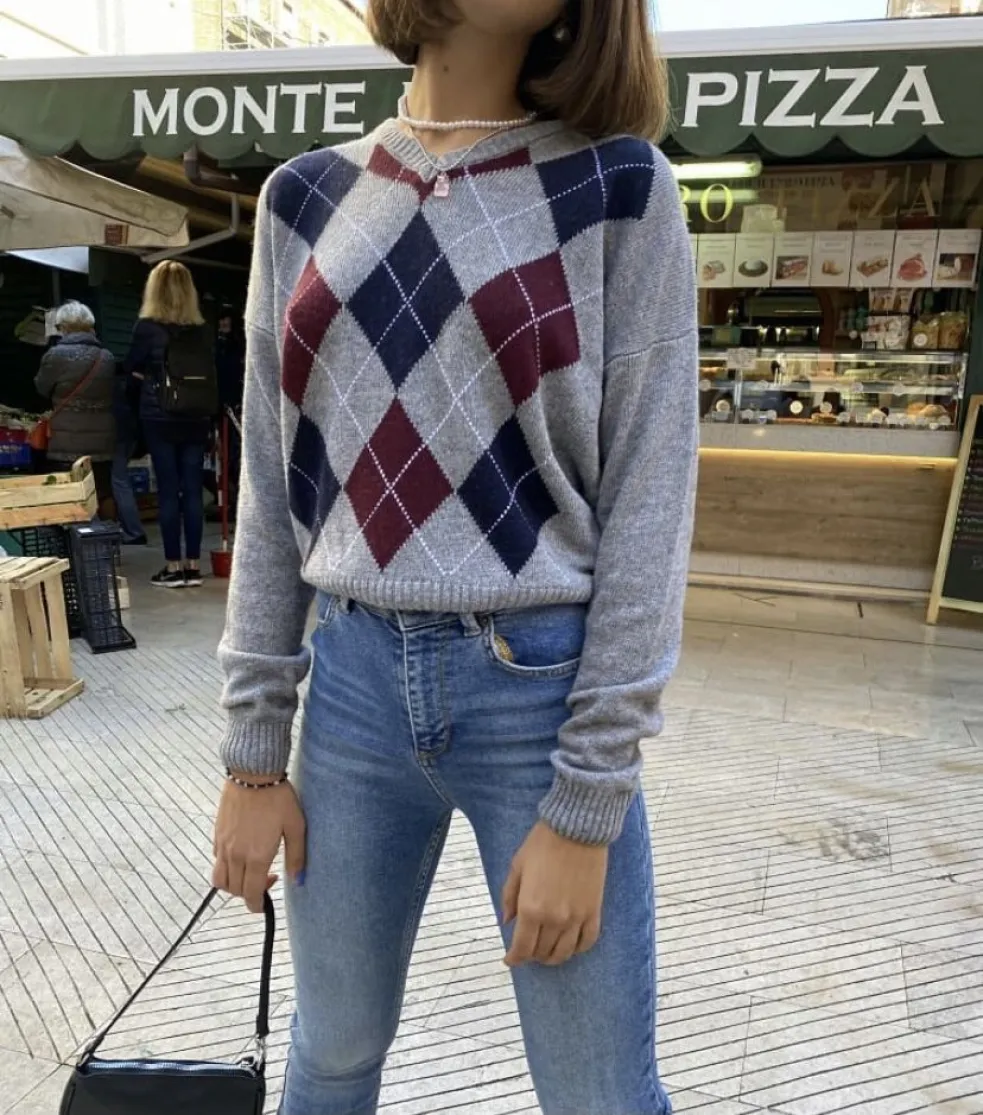 Svetry s diamantovým vzorem