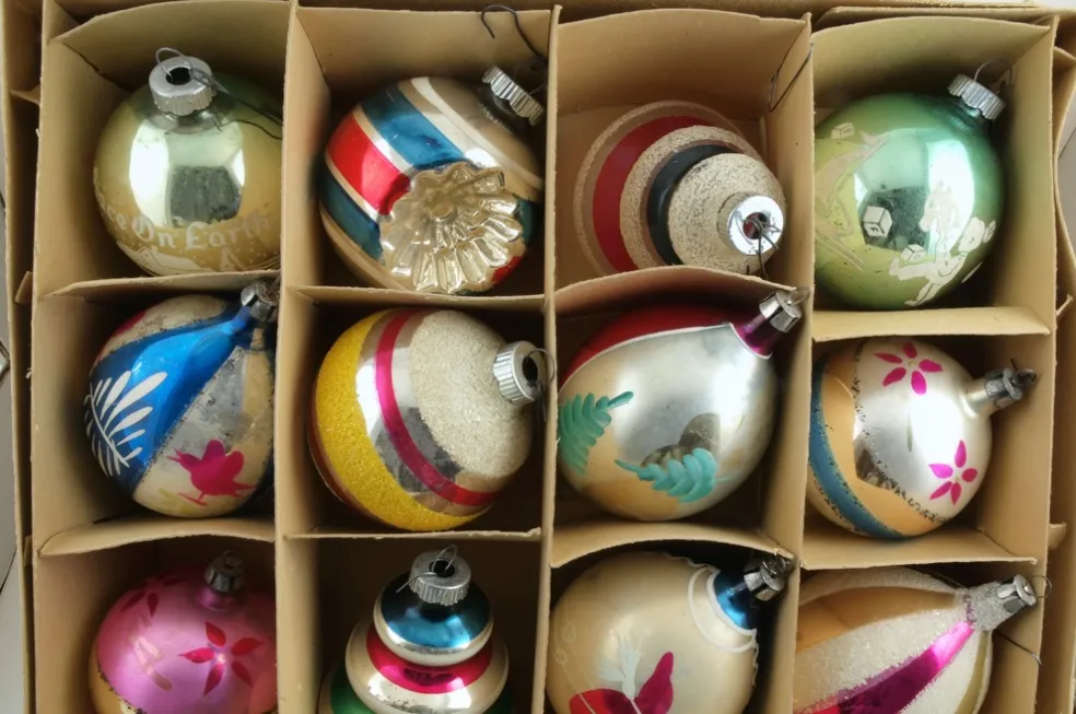 staré vánoční dekorace