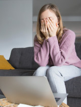 Cítíš se unavená, i když nic neděláš? Řešením může být pohyb, ne odpočinek!