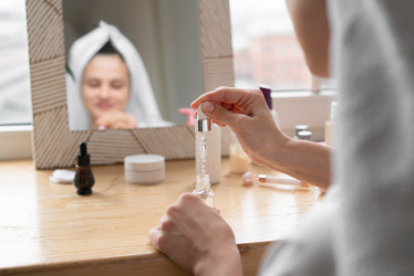 Nahradí tonikum i parfém: 20 důvodů, proč se bez hydrolátu už neobejdeš