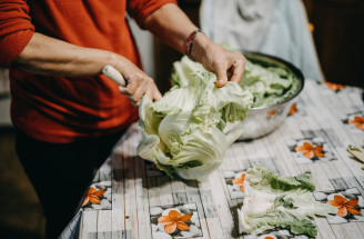Zelný list jako obklad?! Tradiční medicína ho doporučuje při těchto potížích!