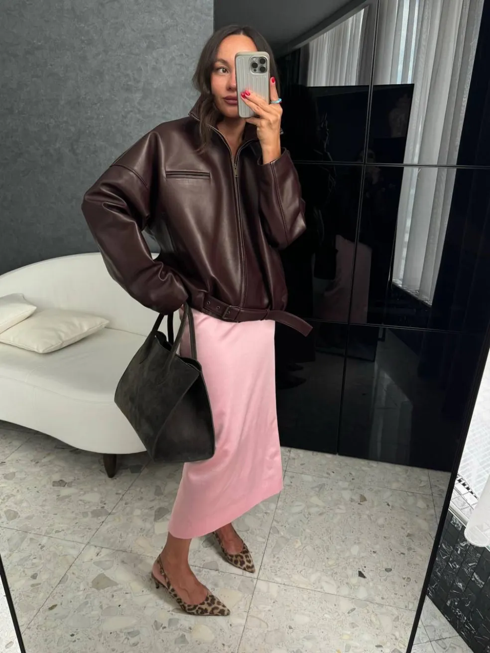 kožená bunda styling