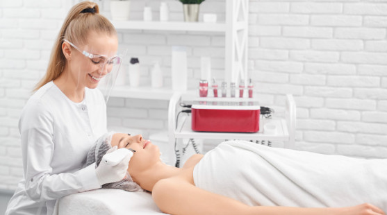 Proč si vaše pleť zaslouží pravidelnou kosmetickou péči: Tohle doma nikdy nedokážete!