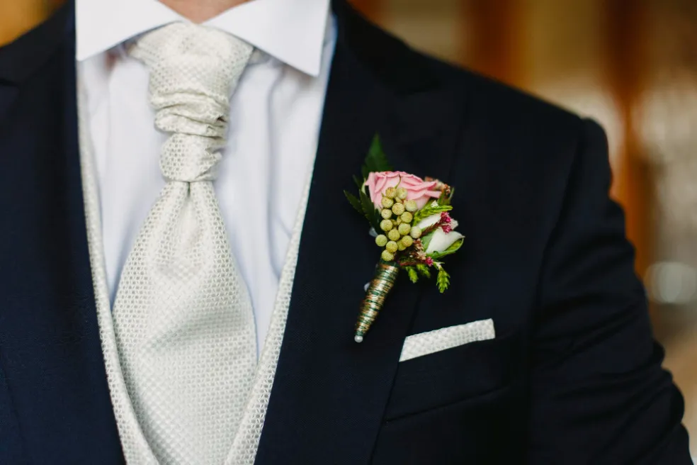 Kravata do svatebního obleku