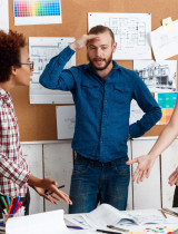 Jak se naučit přijímat konstruktivní kritiku? Tipy, jak ji zvládat bez stresu a obrany