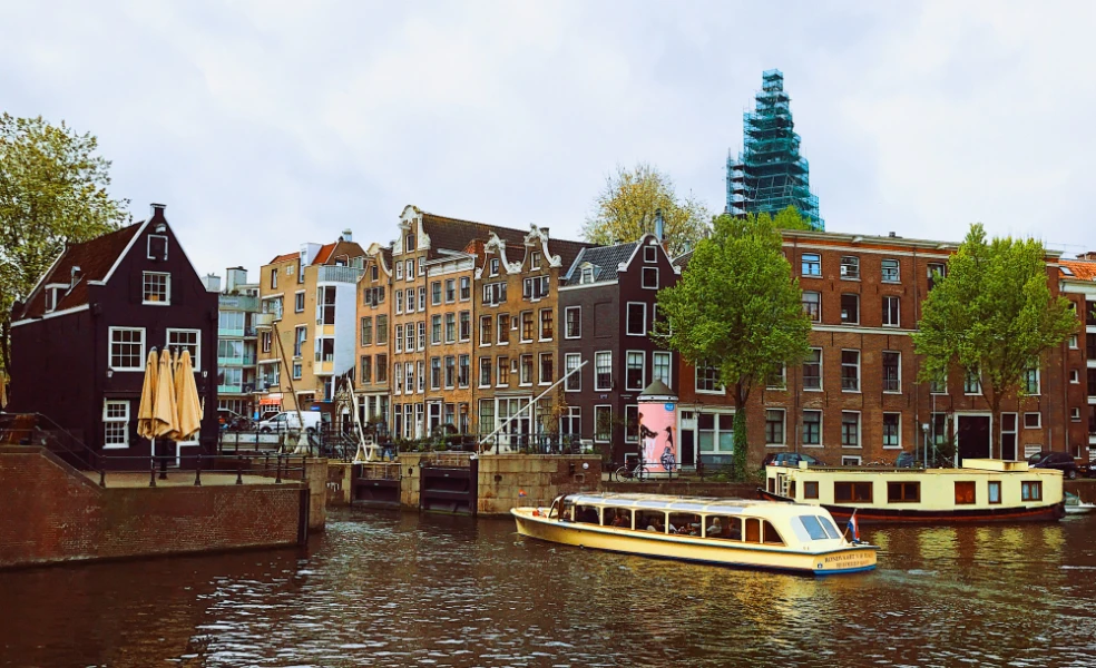 města postavená na vodě