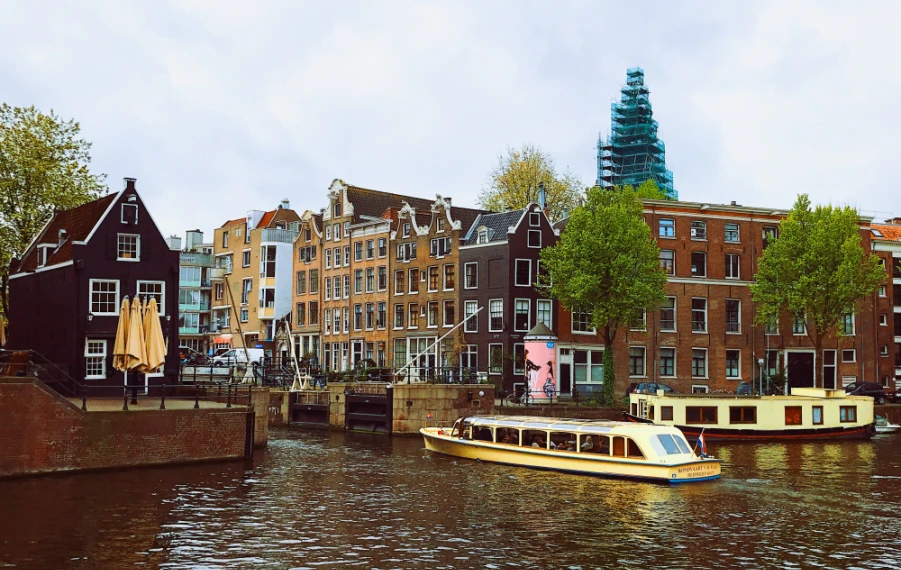 města postavená na vodě