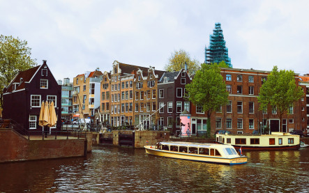 města postavená na vodě