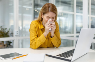 Chození do práce s nemocí: Proč to děláme a co tím riskujeme nejen z hlediska zdraví