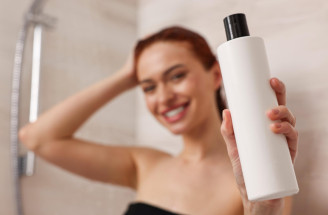 7 mýtů o šamponech, kterým mnoho žen stále věří – jaké jsou fakta?