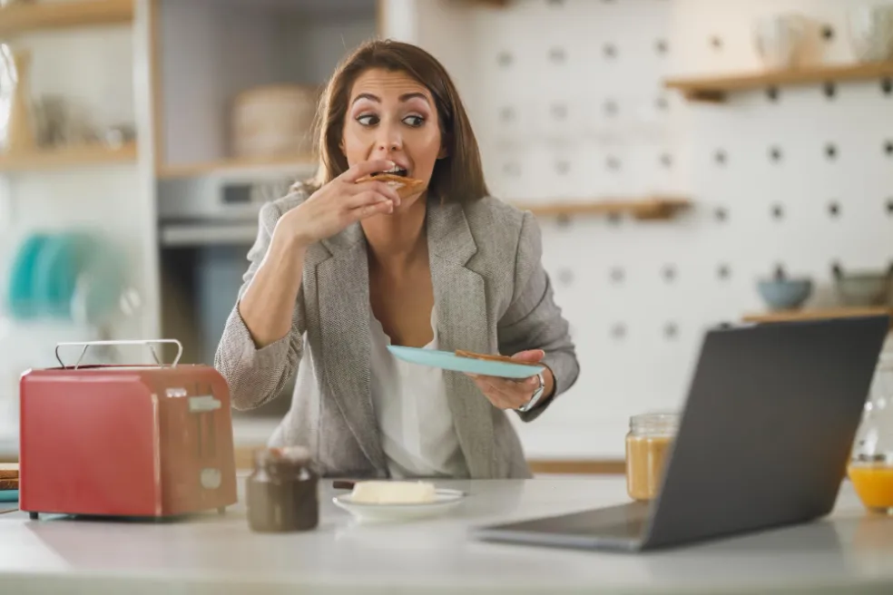 jak se vyhnout únavě po jídle