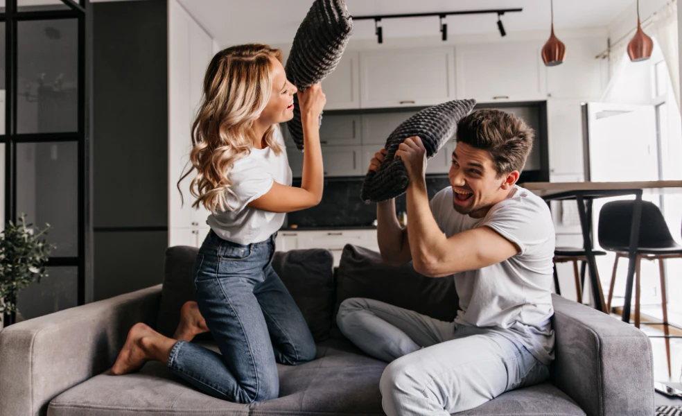 monkey barring skákání ze vztahu do vztahu