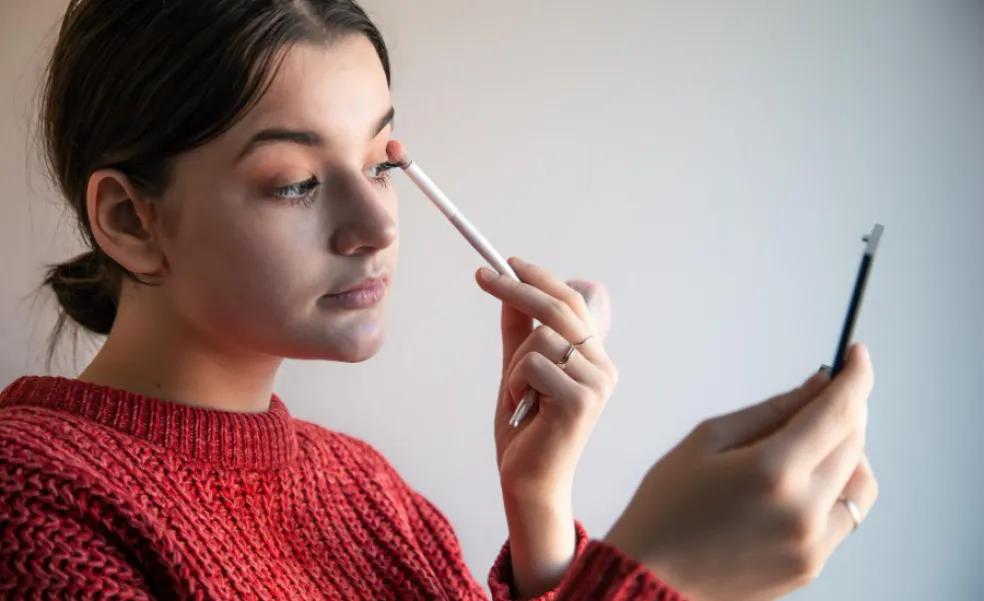 jak aplikovat oční stíny