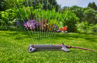 Jarní start na zahradě: Jak na krásný trávník a jednoduché zavlažování?