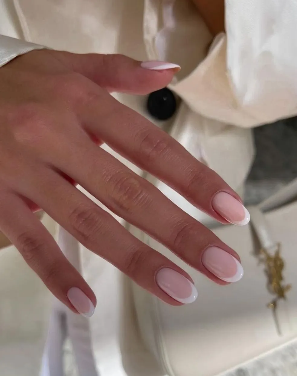 francouzská manikúra trend 2026